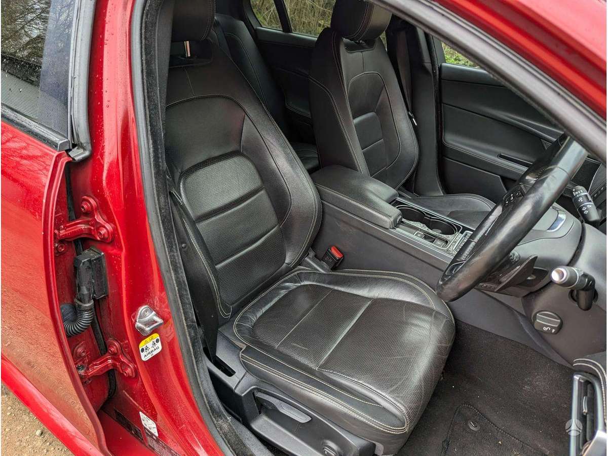 Jaguar XE engine