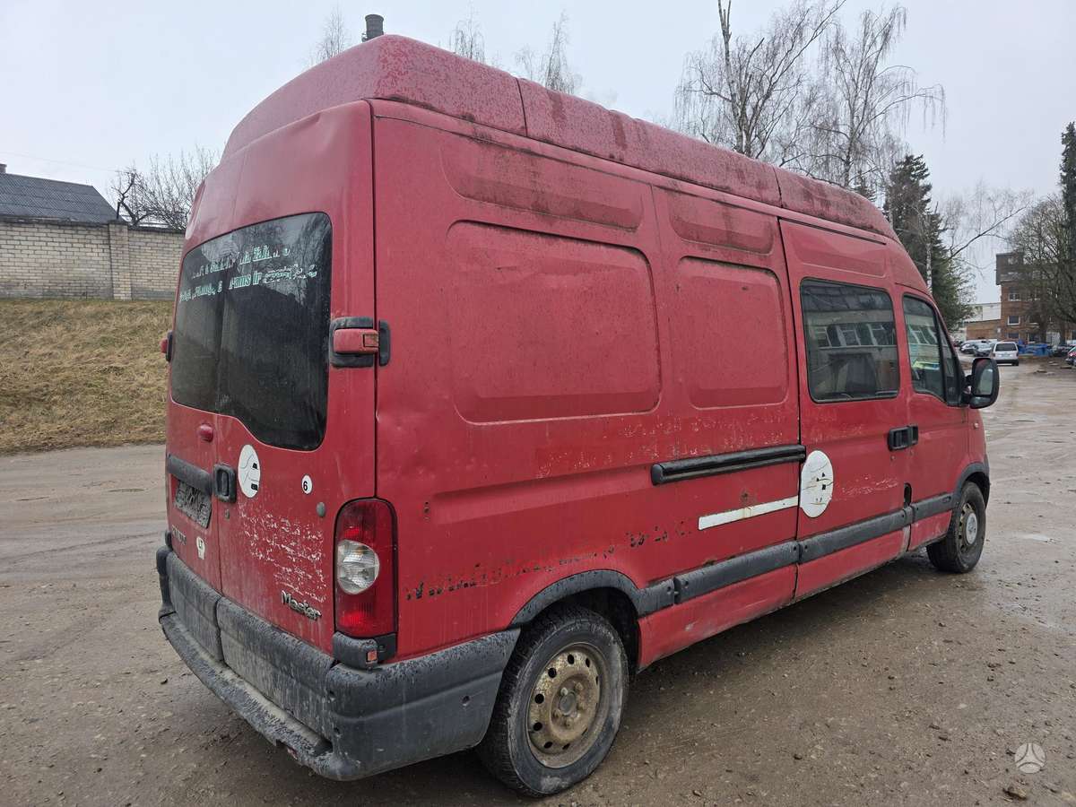 Renault Master, preču