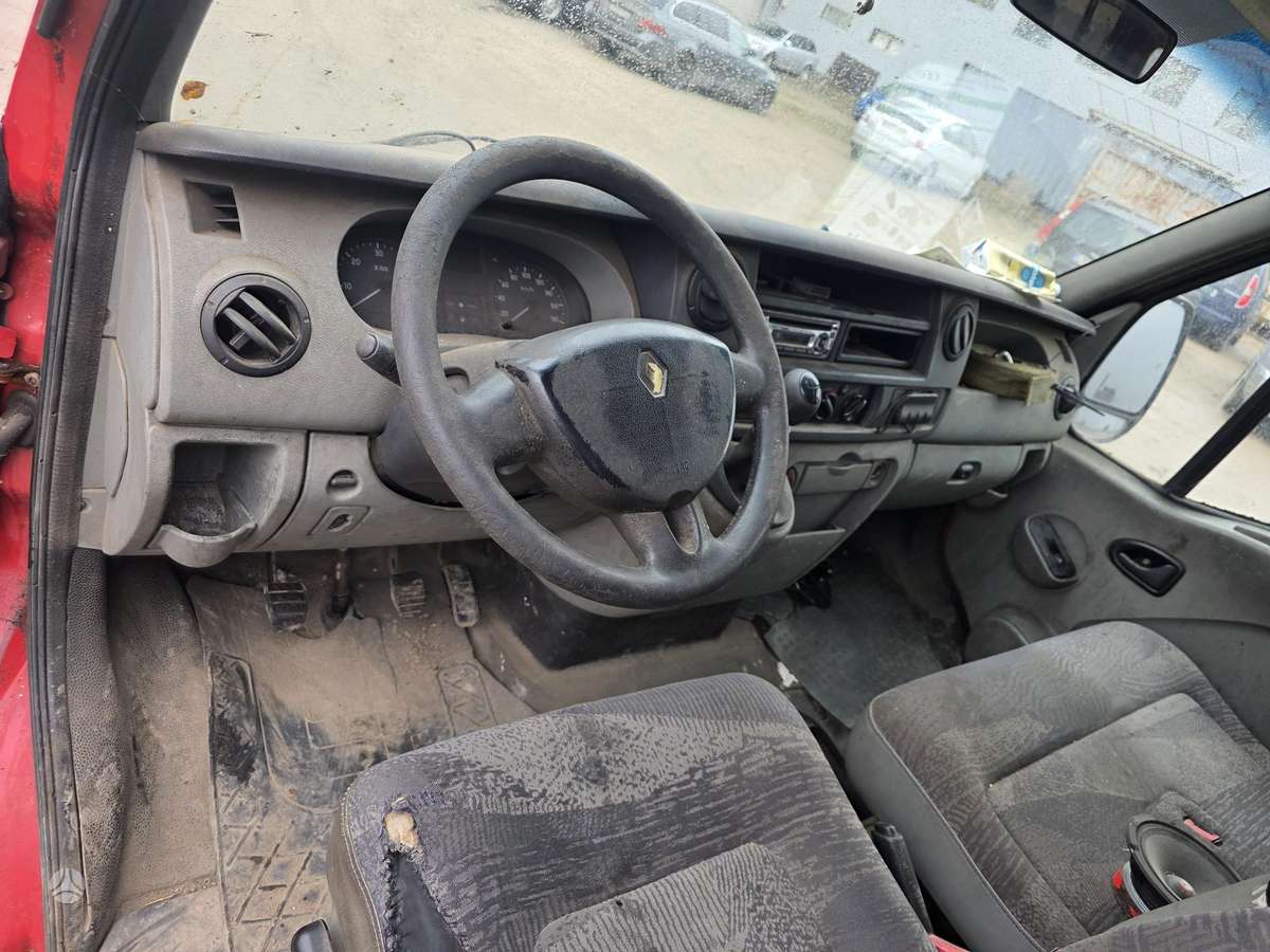 Renault Master, preču