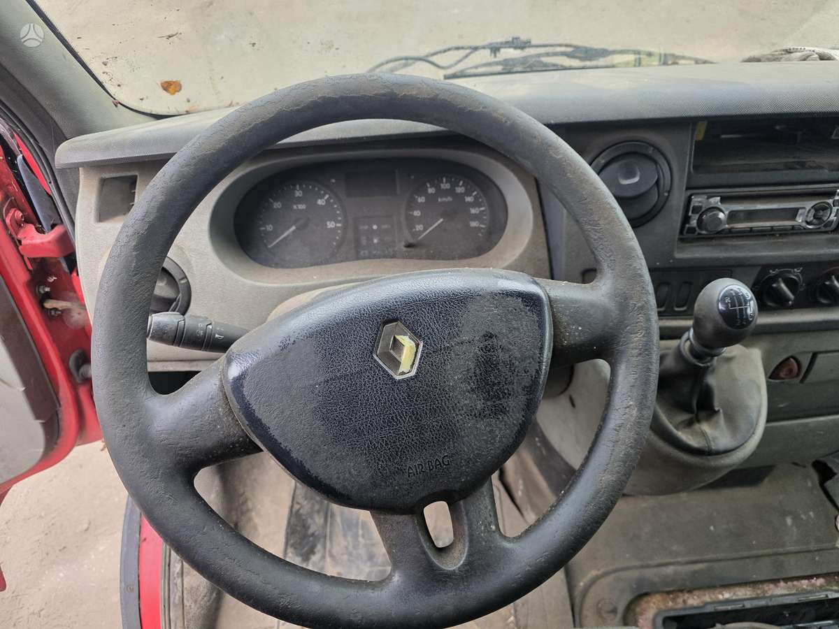 Renault Master, preču