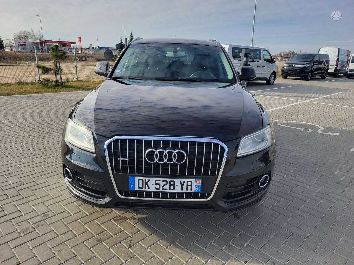 Audi Q5, 2.0 l., off-road / crossover