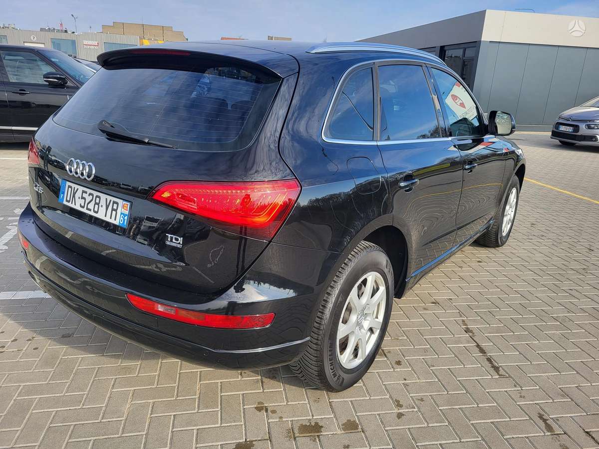 Audi Q5, 2.0 l., off-road / crossover