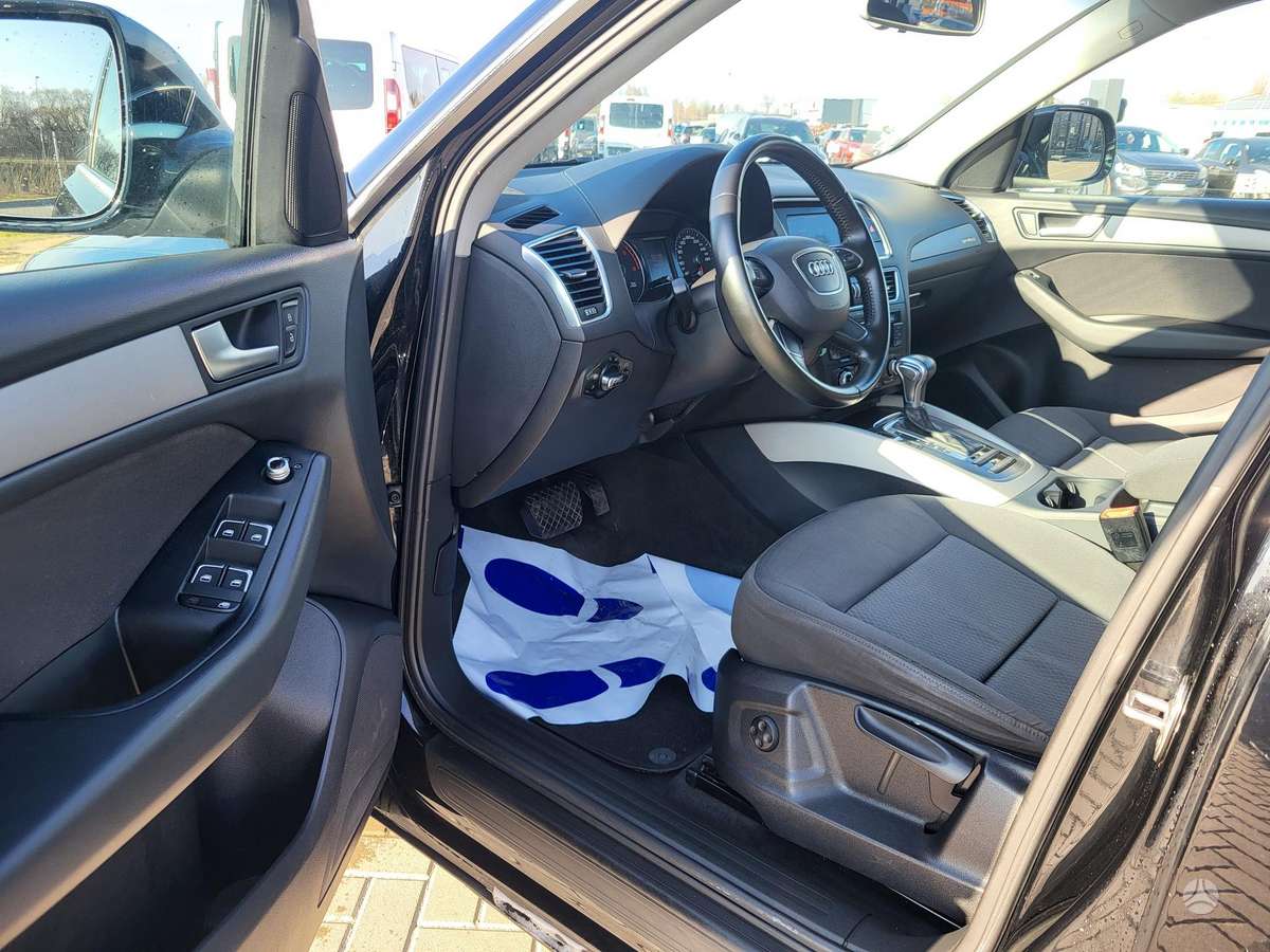 Audi Q5, 2.0 l., off-road / crossover