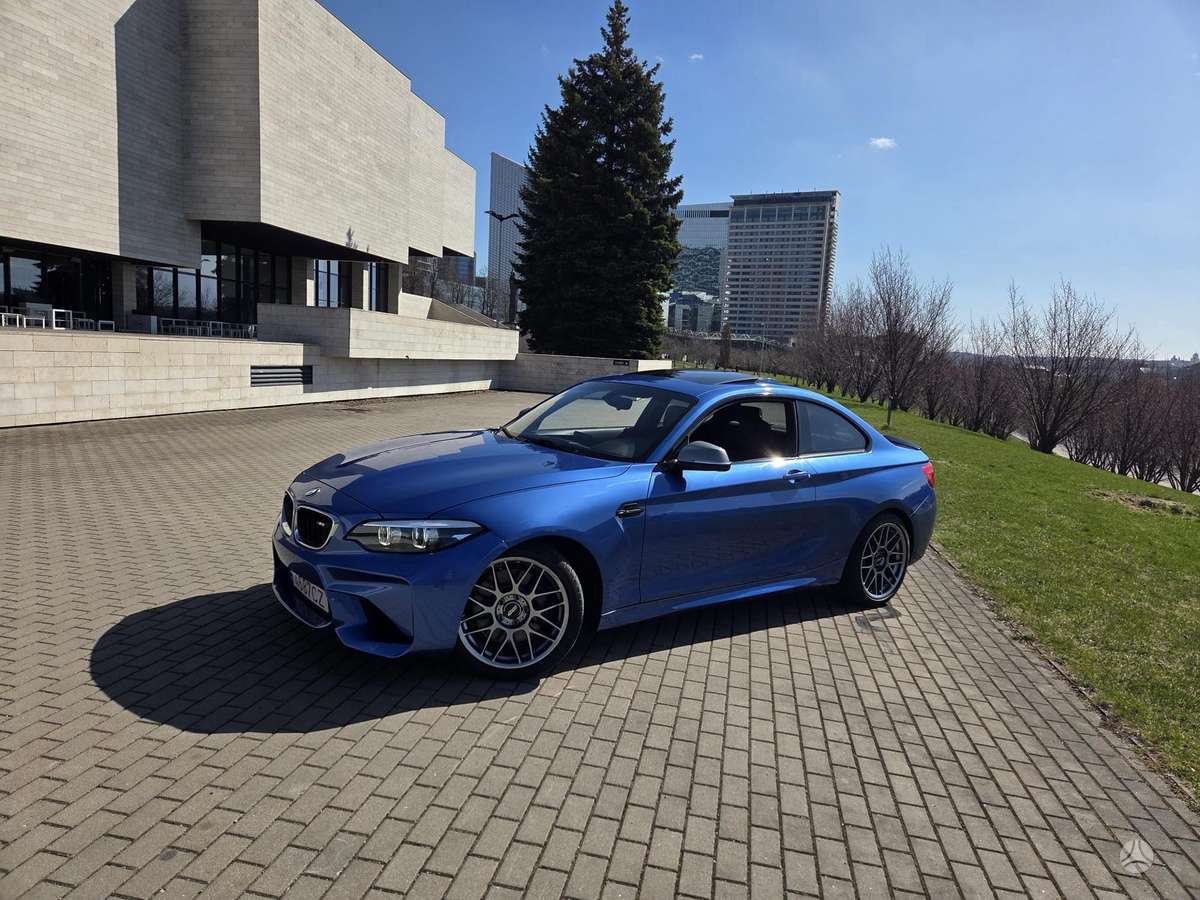 BMW M235, hatchback