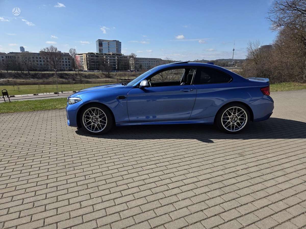 BMW M235, hatchback