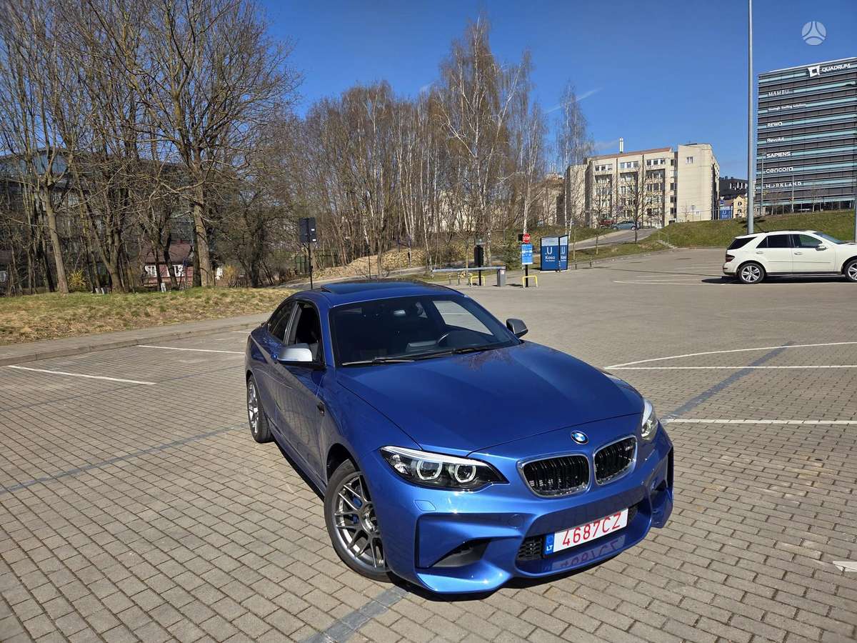 BMW M235, hatchback