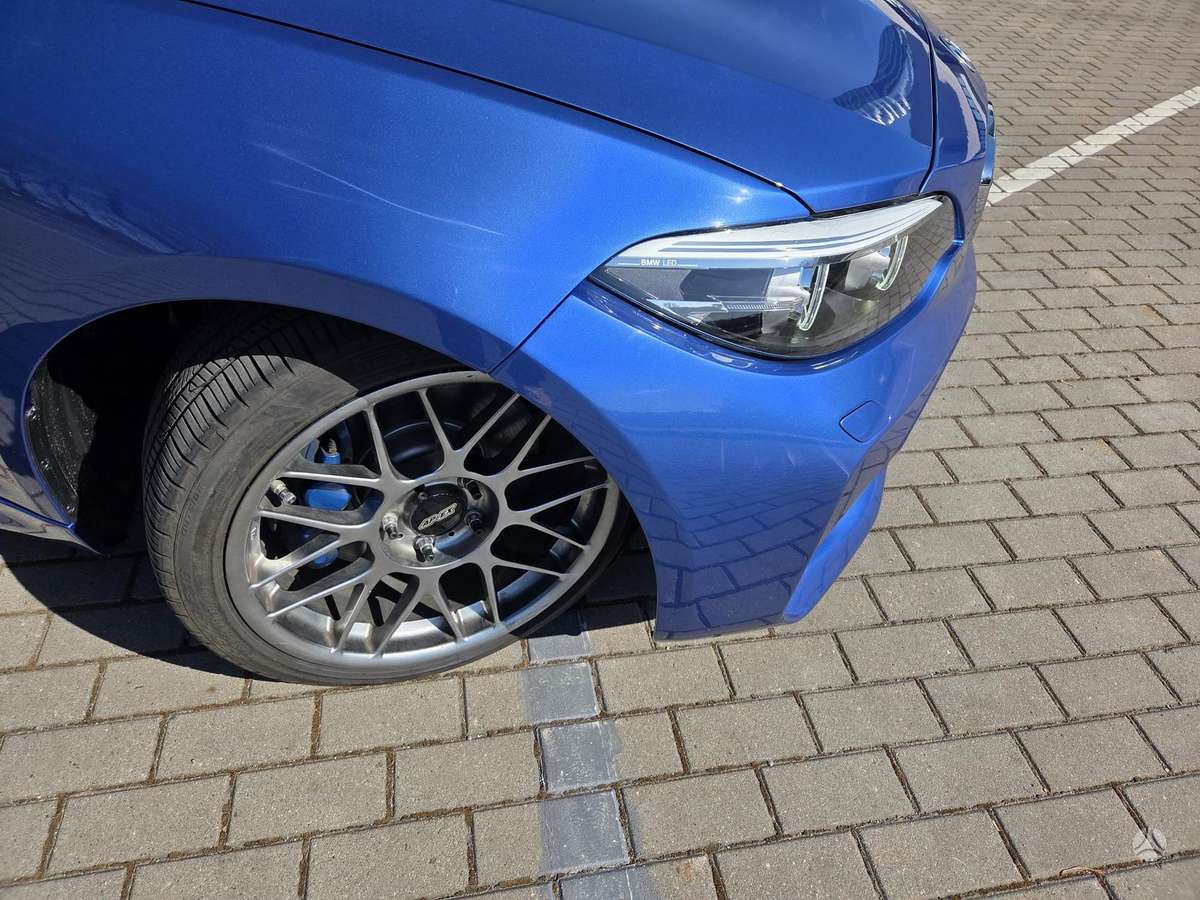 BMW M235, hatchback