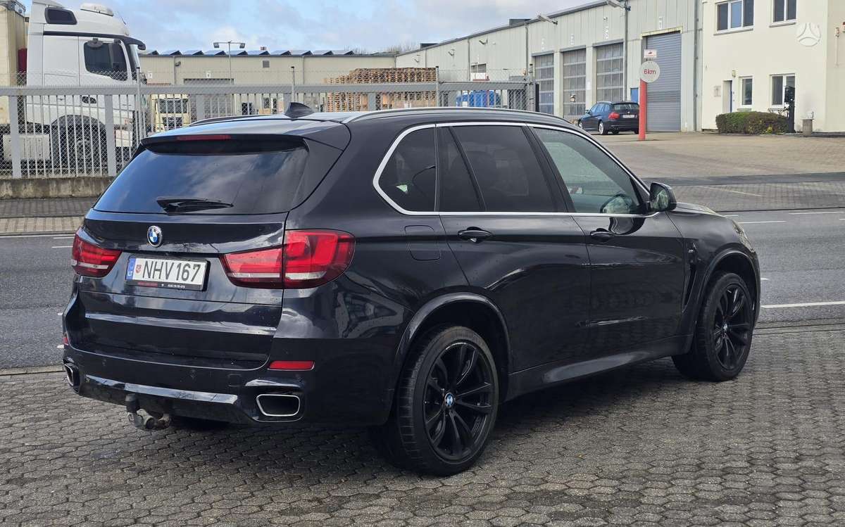 BMW X5, 2.0 l., off-road / crossover