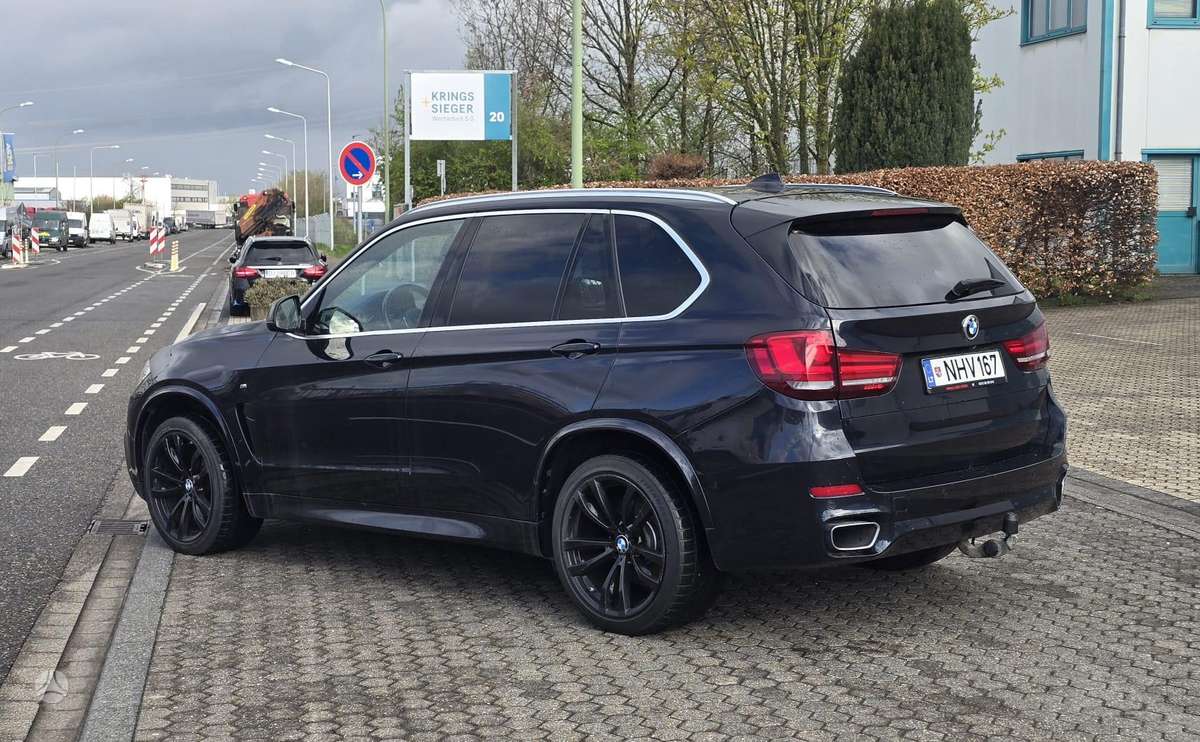BMW X5, 2.0 l., off-road / crossover