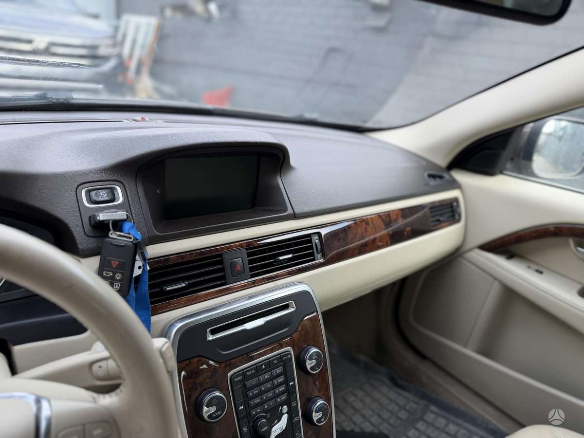 Volvo XC70, 3.2 l., Универсал