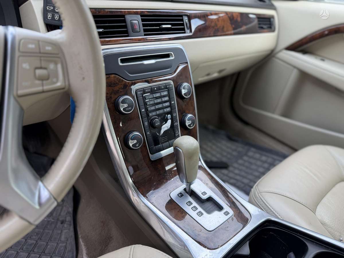 Volvo XC70, 3.2 l., Универсал