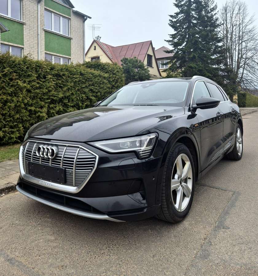 Audi e-tron, 95 kWh, off-road / crossover