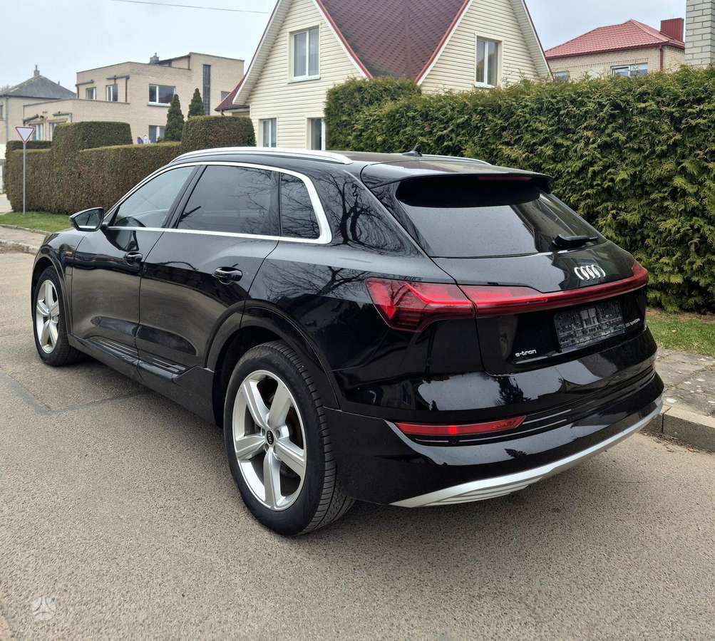 Audi e-tron, 95 kWh, off-road / crossover