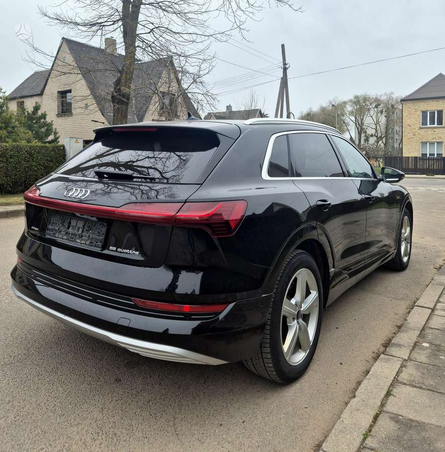 Audi e-tron, 95 kWh, off-road / crossover