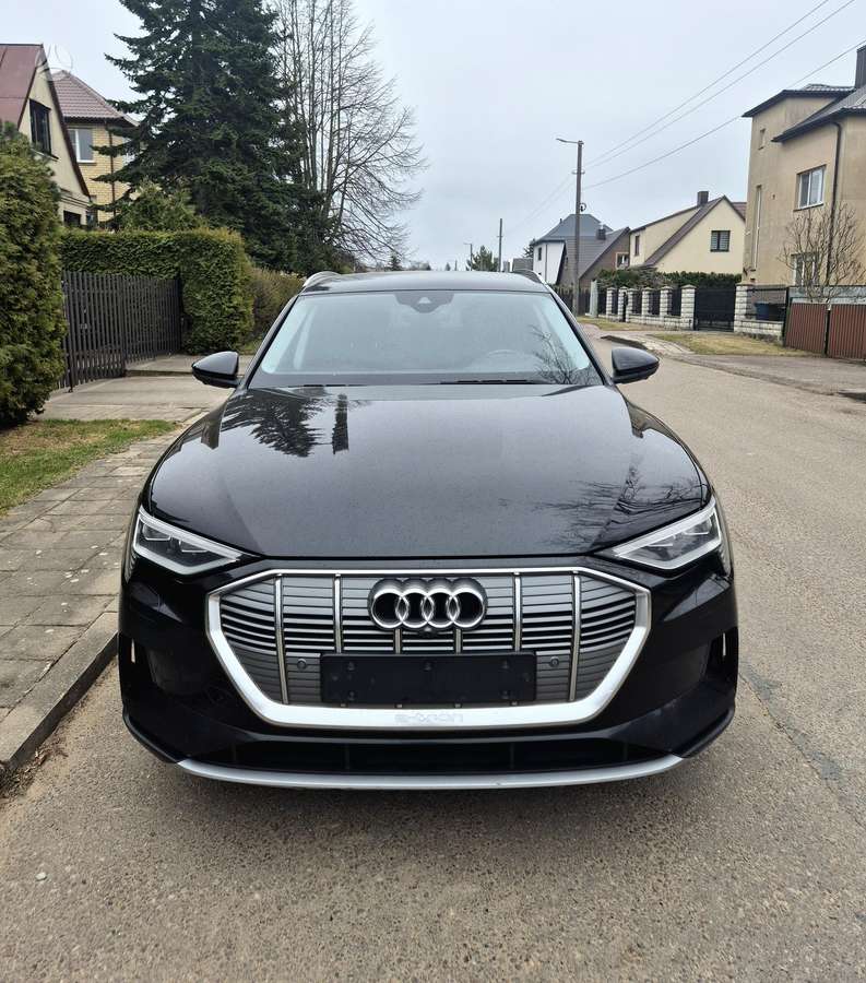 Audi e-tron, 95 kWh, off-road / crossover