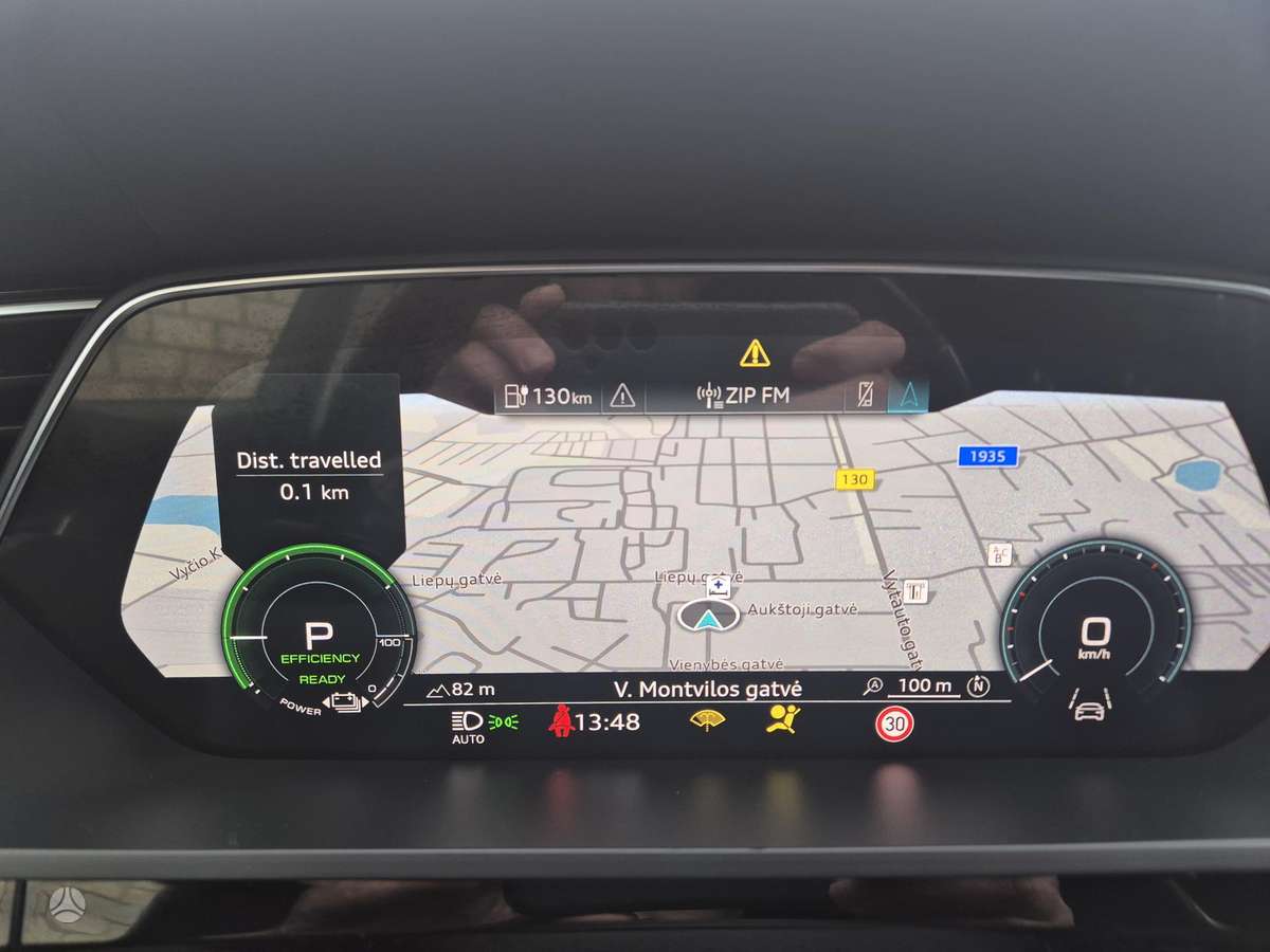 Audi e-tron, 95 kWh, off-road / crossover