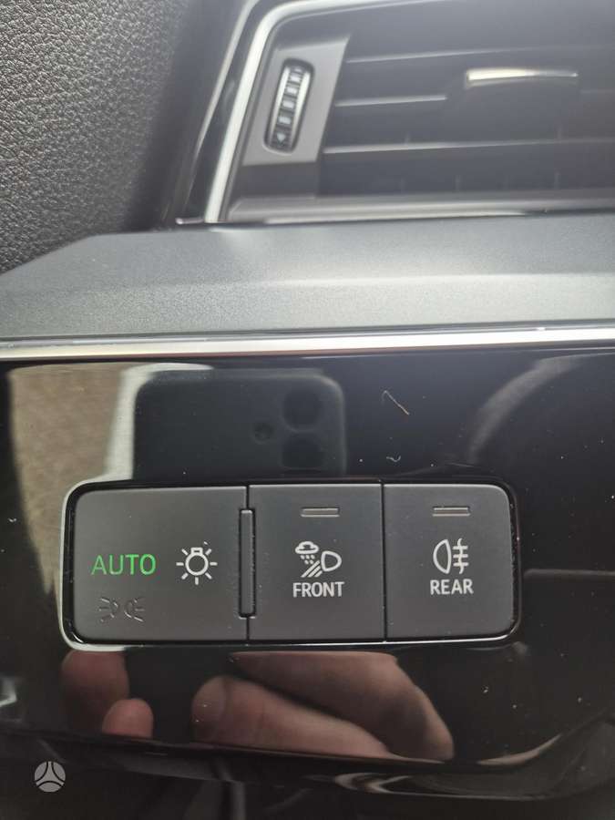 Audi e-tron, 95 kWh, off-road / crossover