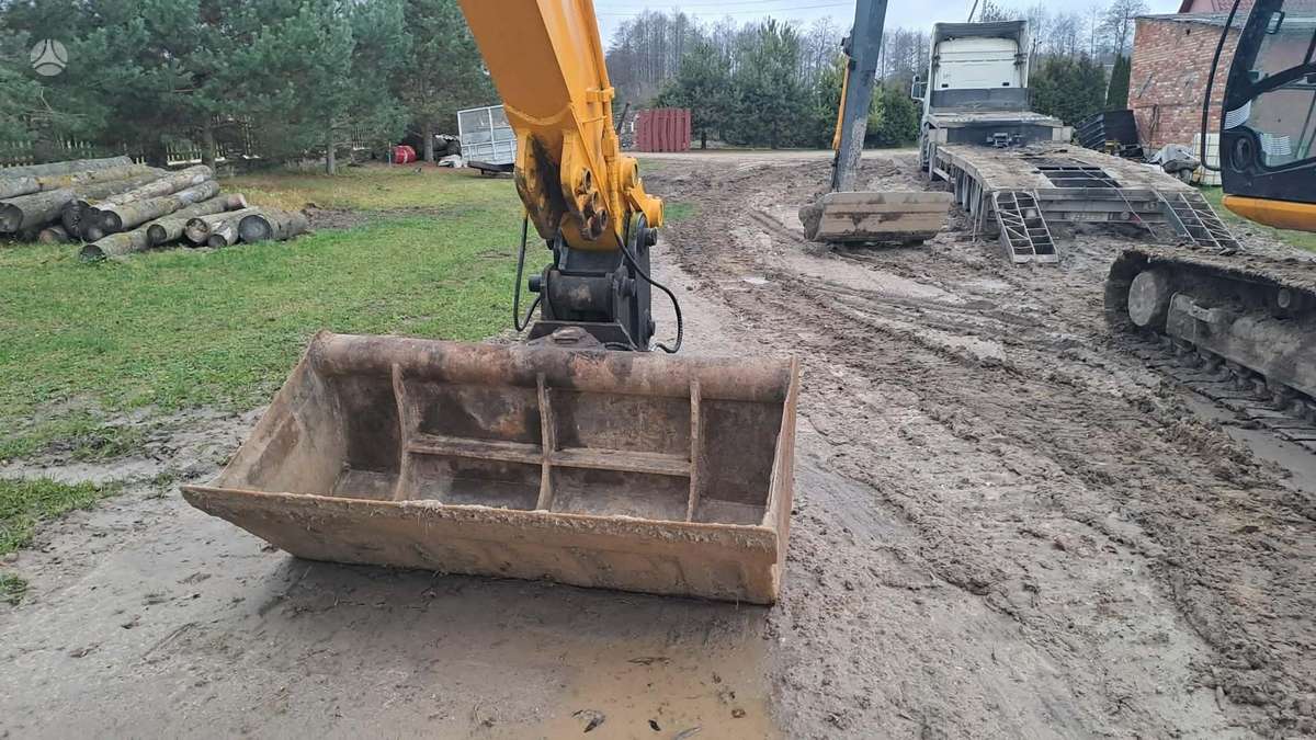 JCB JS210LC, ekskavatoriai
