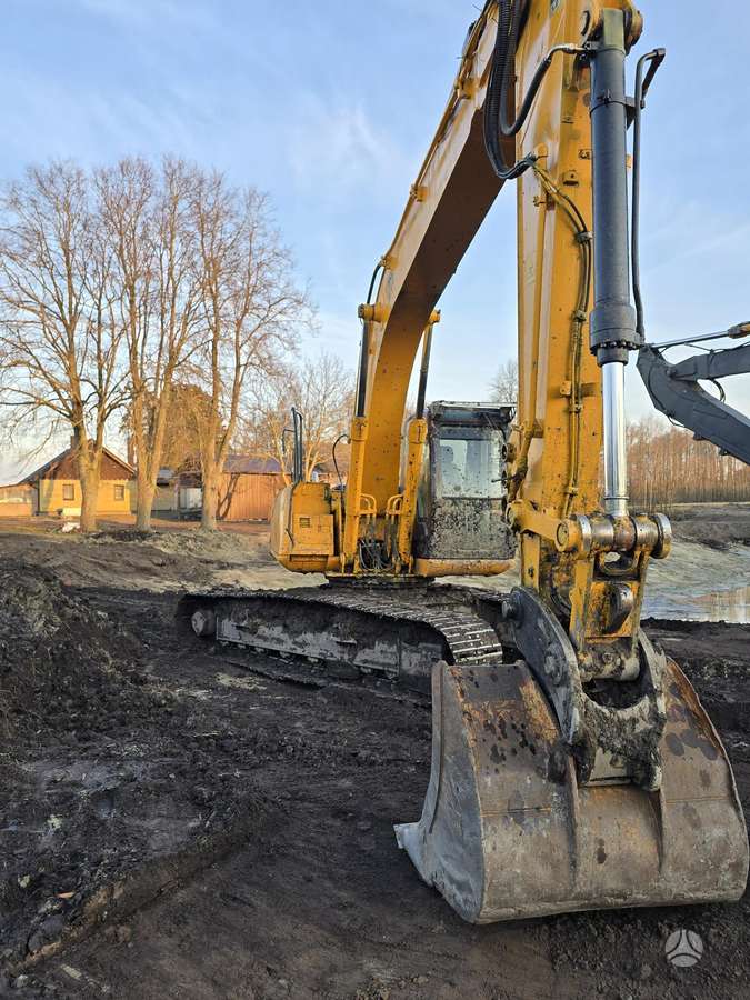 JCB JS210LC, excavator