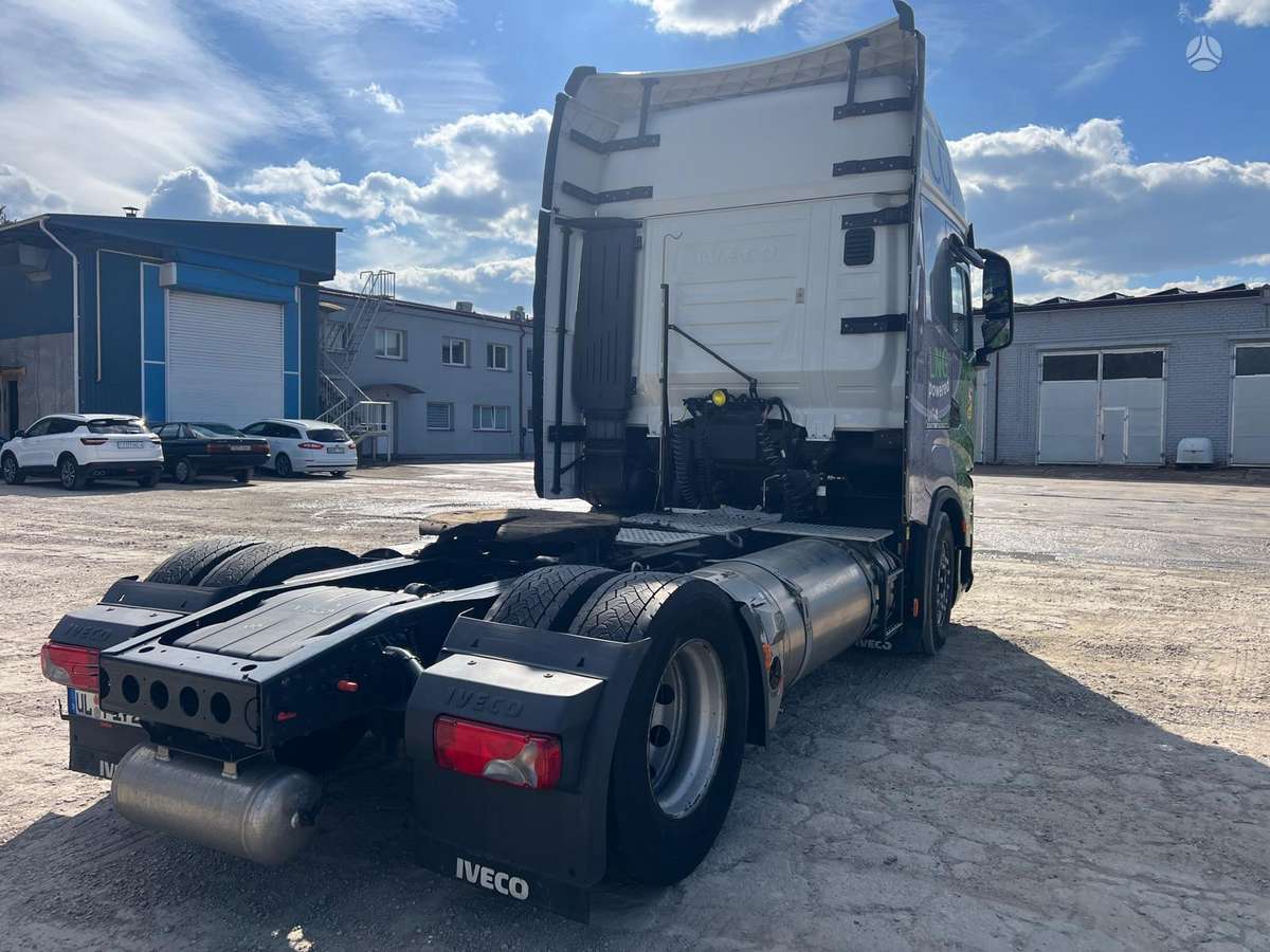 Iveco S-Way LNG, double sleeper