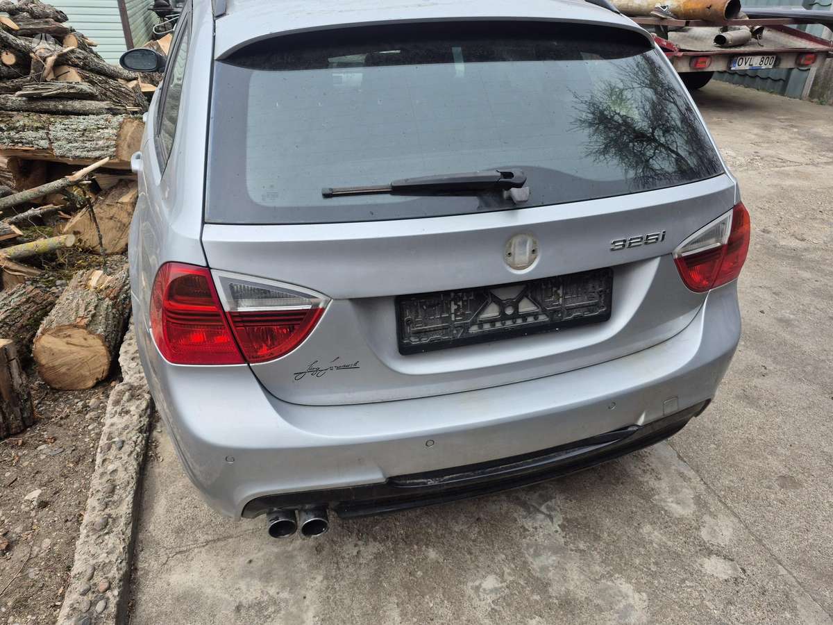 BMW 325 Em pach