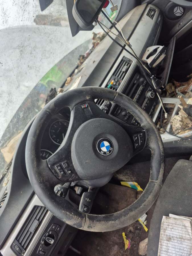 BMW 325 Em pach