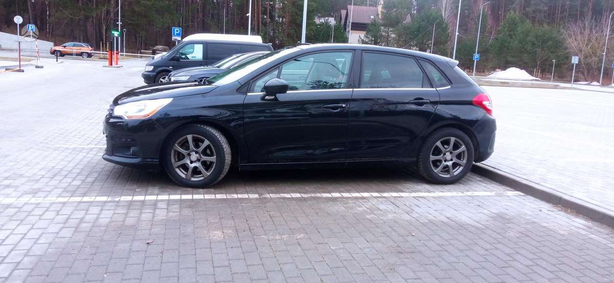 Citroen C4, 1.6 l., hatchback