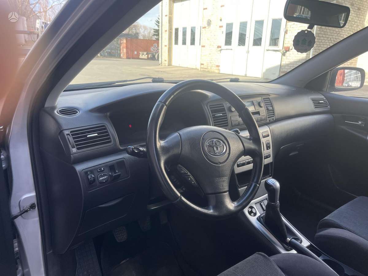 Toyota Corolla, 2.0 l., Хэтчбек