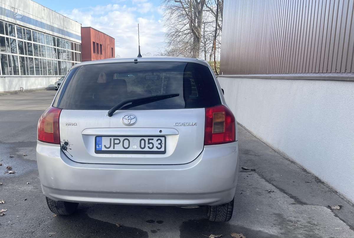 Toyota Corolla - 10