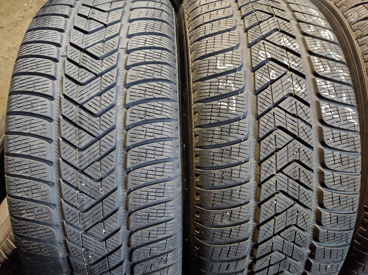 Goodyear (VasarinesUniversaliosZiemines, winter 255/60 R18