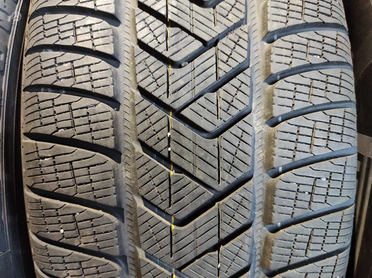 Goodyear (VasarinesUniversaliosZiemines, winter 255/60 R18
