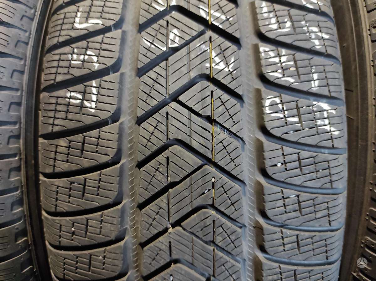 Goodyear (VasarinesUniversaliosZiemines, winter 255/60 R18