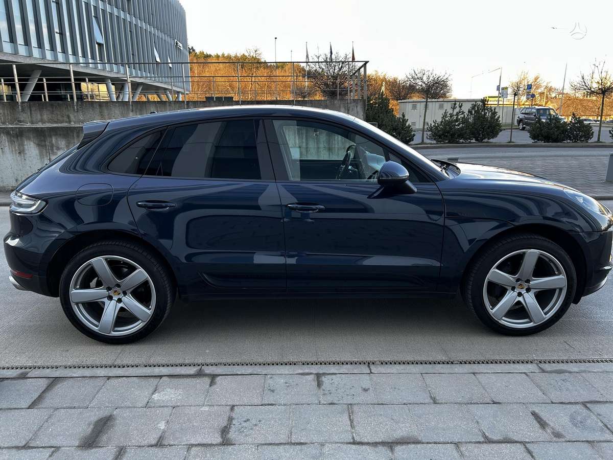 Porsche Macan, 2.0 l., off-road / crossover