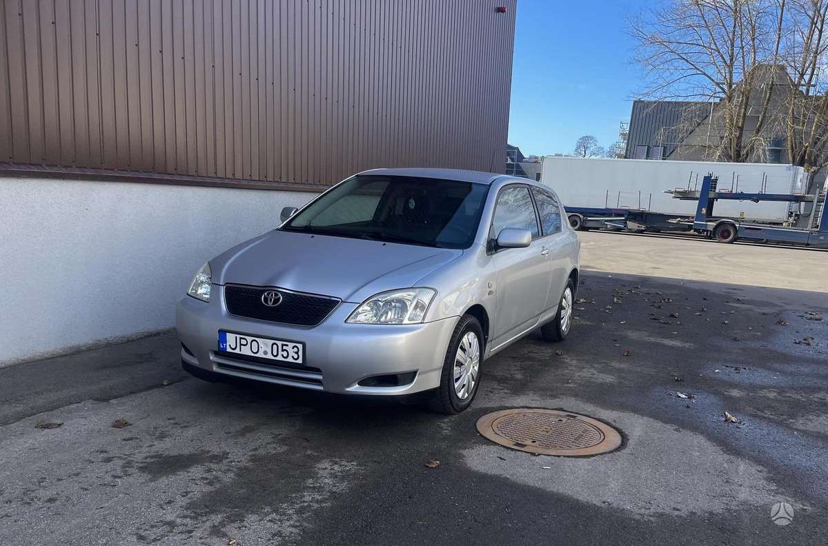 Toyota Corolla - 1