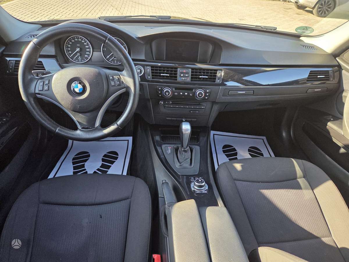BMW 320, Универсал
