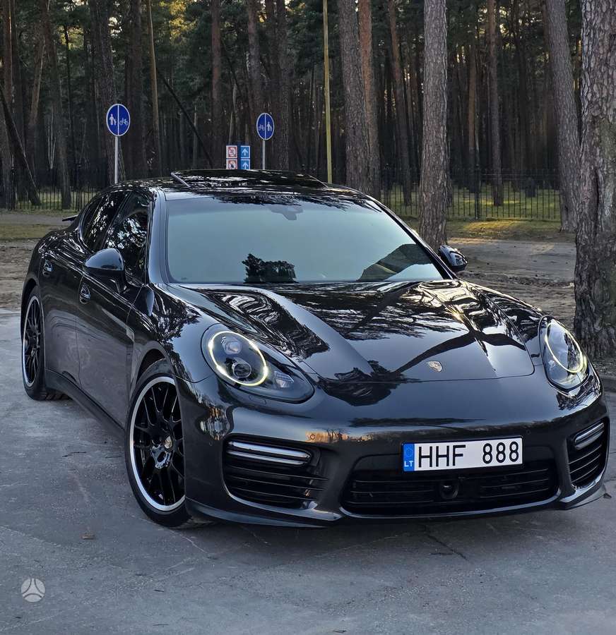 Porsche Panamera - 1