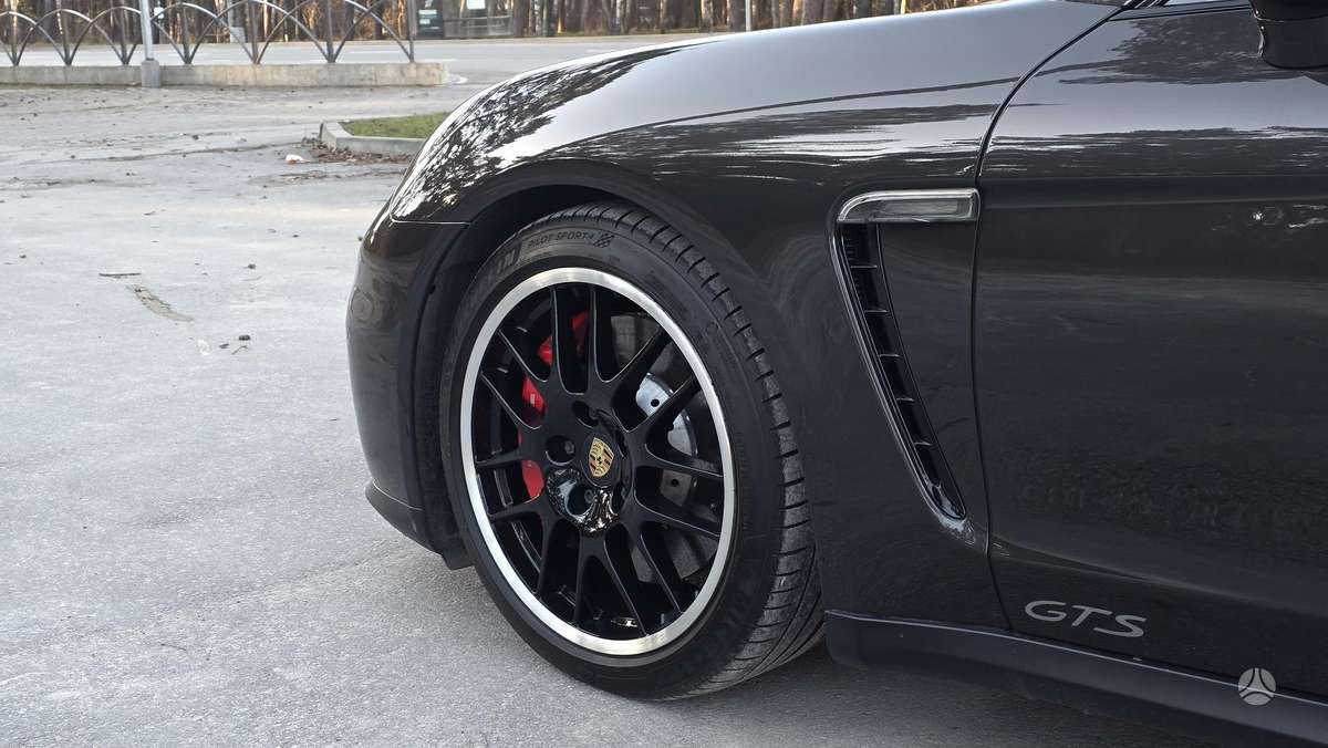 Porsche Panamera - 8