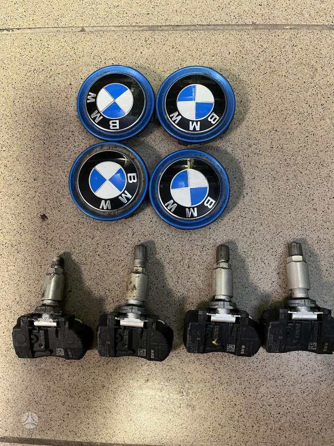 BMW i3 variklio aušinimo detalės