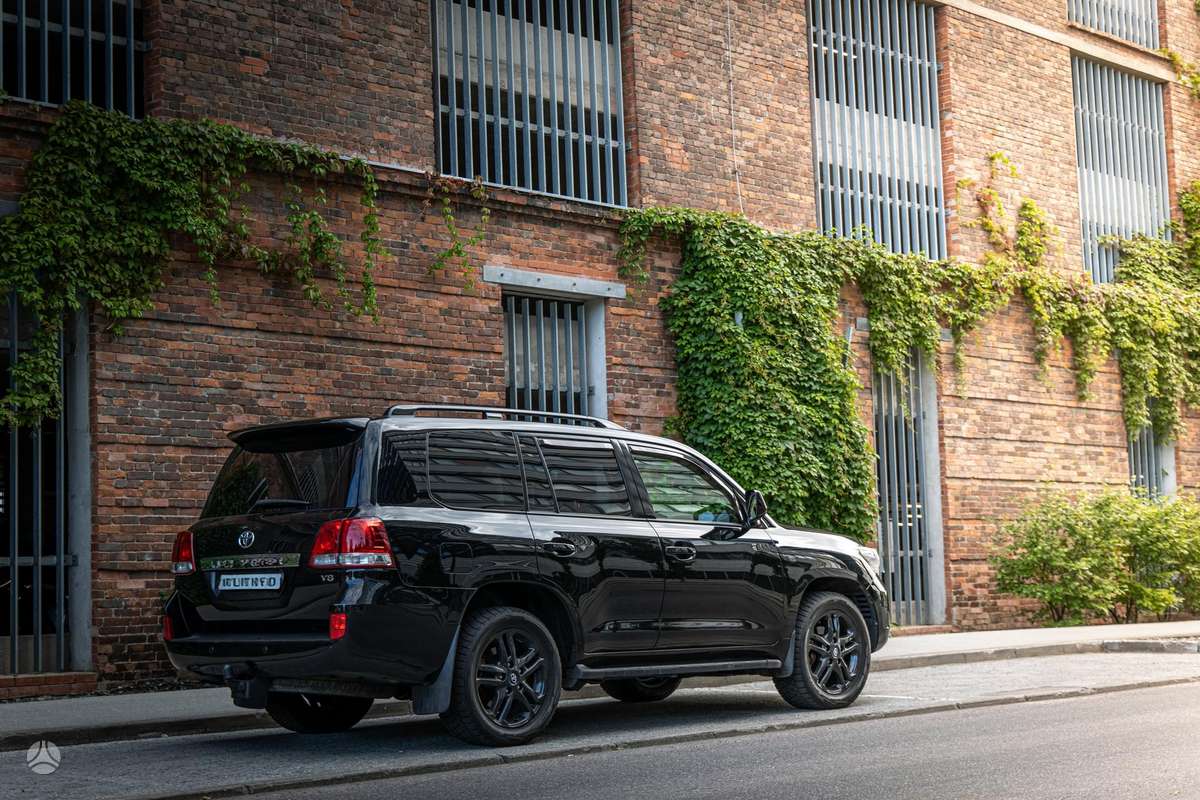 Toyota Land Cruiser - 3