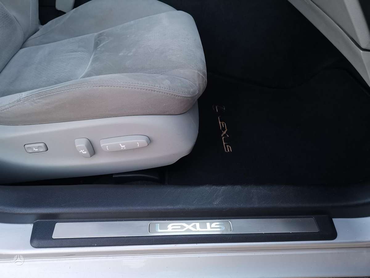 Lexus IS 220, 2.2 l., Седан