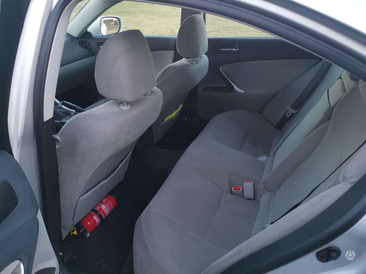 Lexus IS 220, 2.2 l., Седан