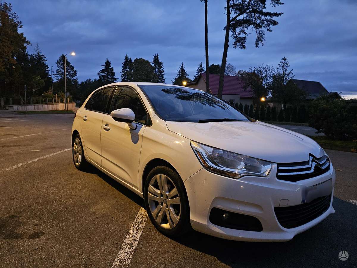 Citroen C4, 1.6 l., hatchback