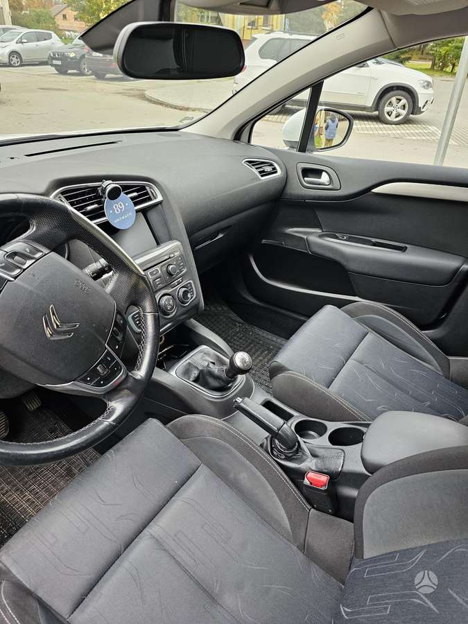 Citroen C4, 1.6 l., hatchback