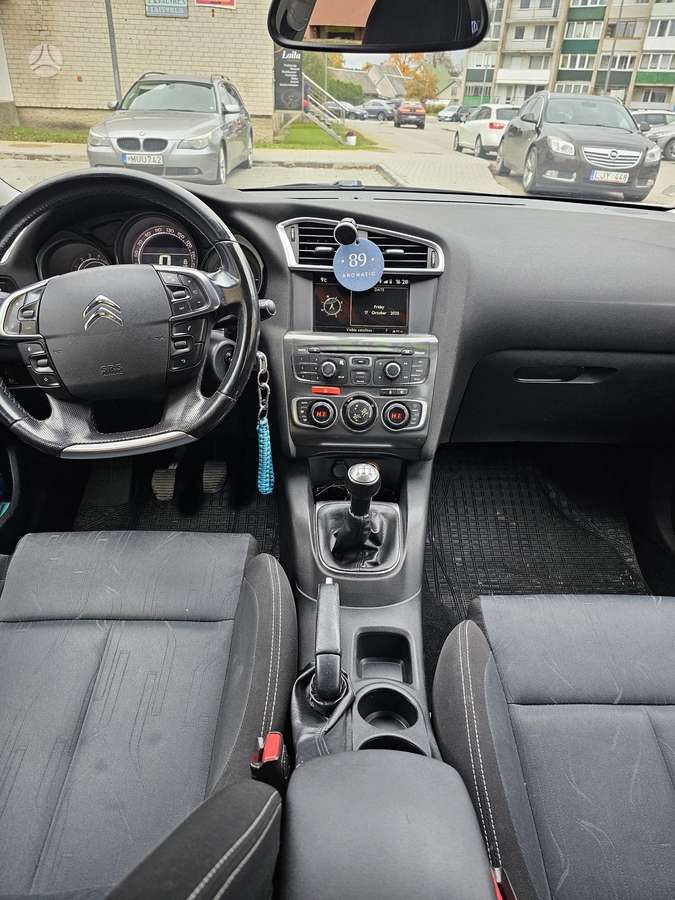 Citroen C4, 1.6 l., hatchback