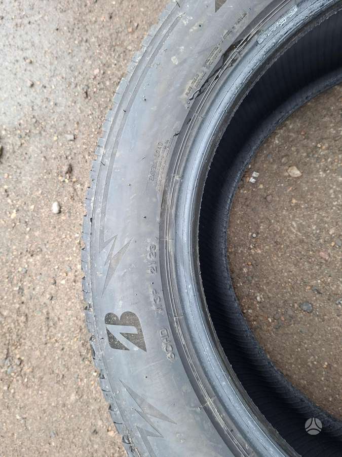 Bridgestone, universalios 225/60 R18