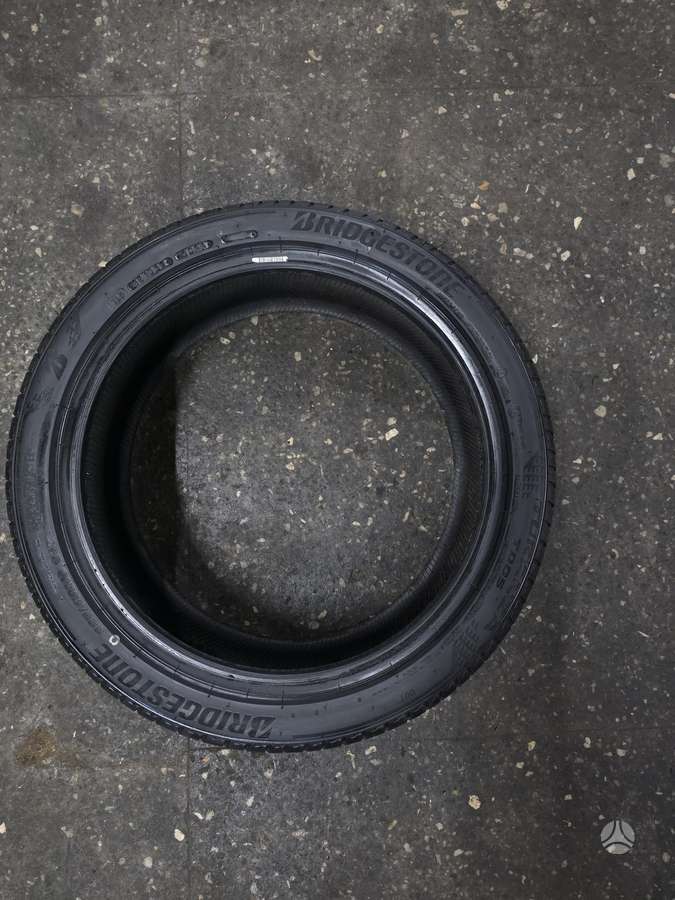 Bridgestone, vasarinės 225/45 R19