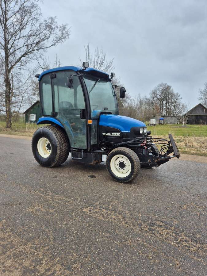 New Holland TC27D, тракторы