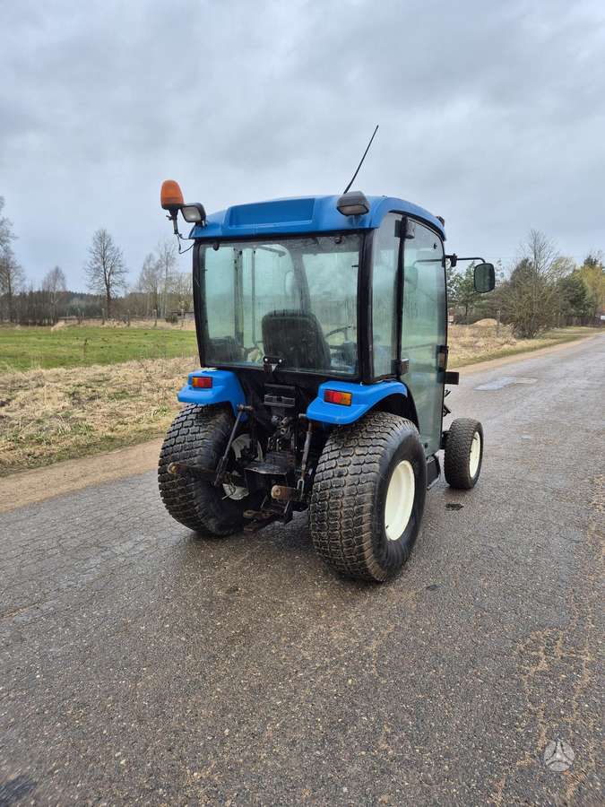 New Holland TC27D, тракторы