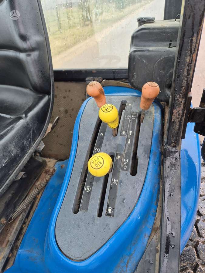 New Holland TC27D, тракторы