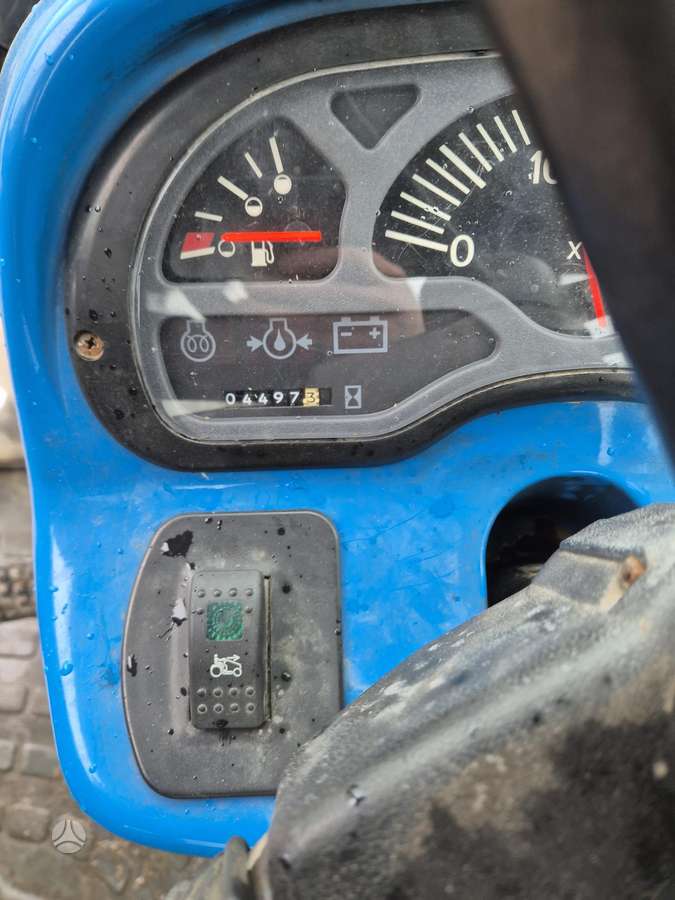 New Holland TC27D, тракторы